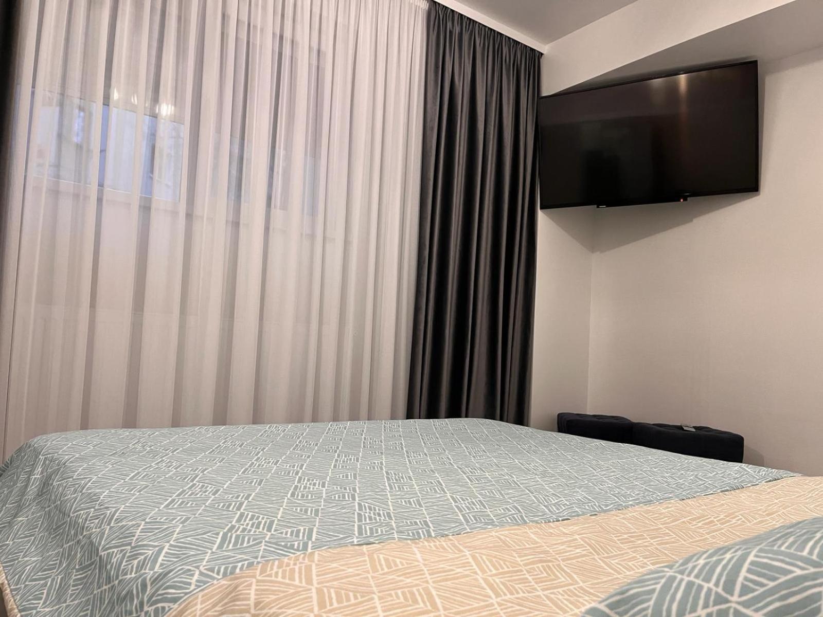 White & Silver Luxury Apartament كرايوفا المظهر الخارجي الصورة